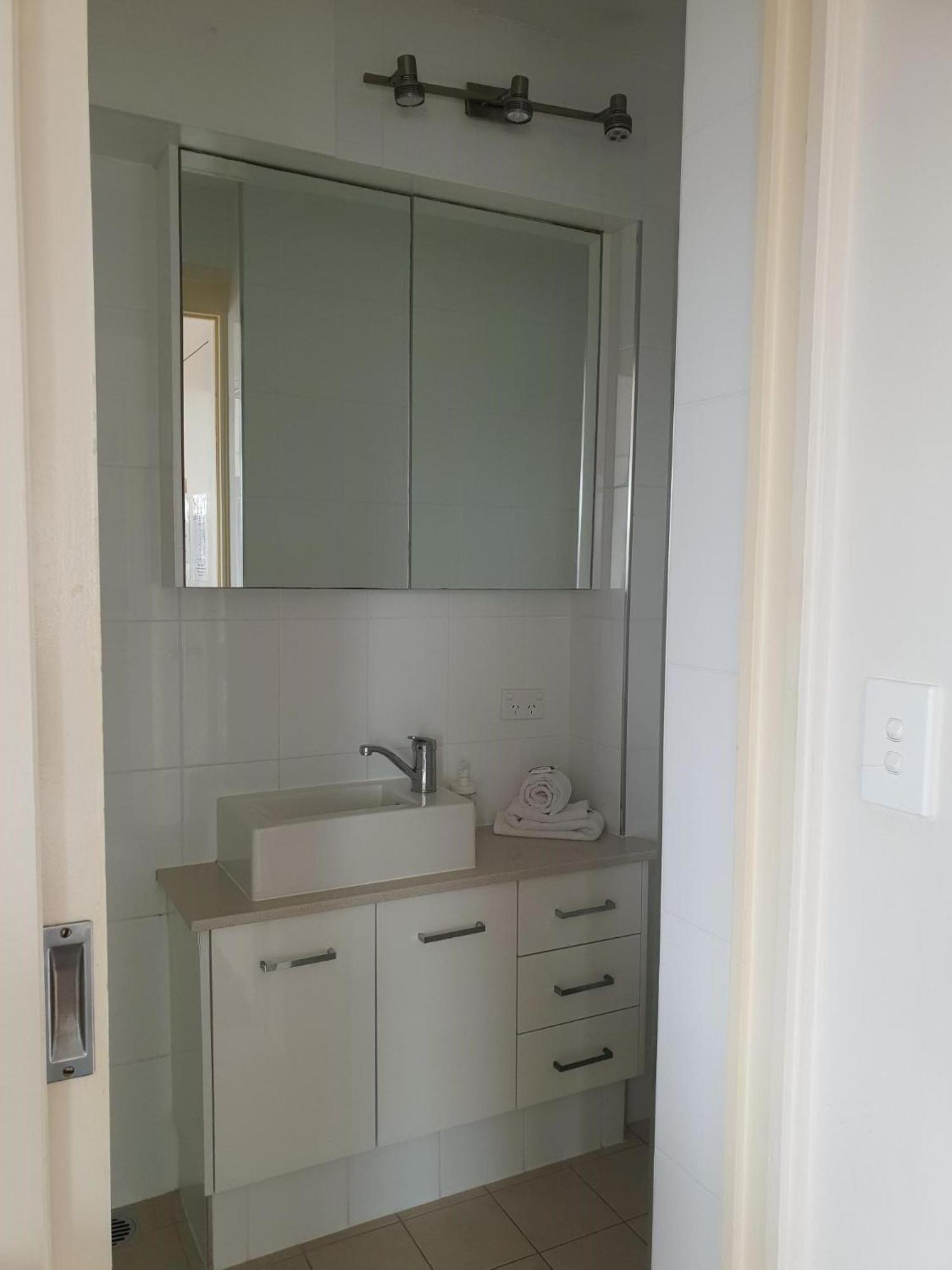 Erika'S Holiday Apartment ゴールドコースト エクステリア 写真