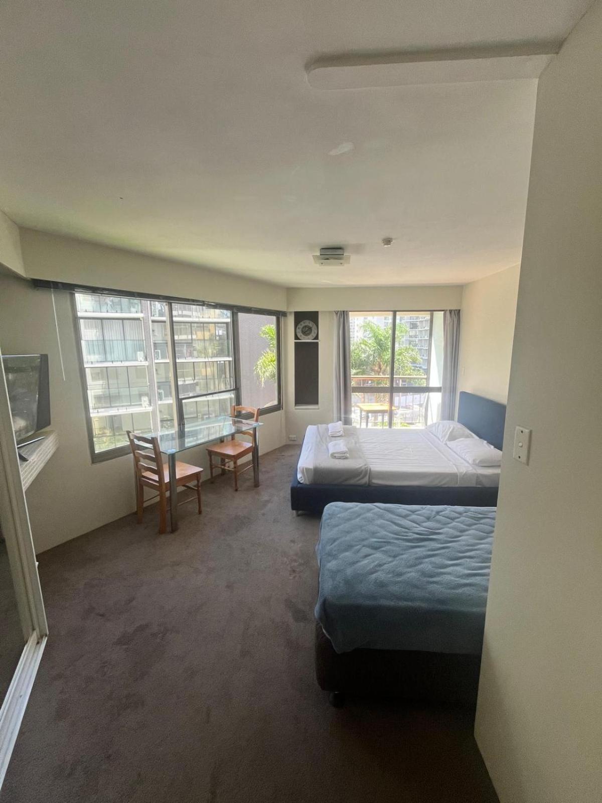 Erika'S Holiday Apartment ゴールドコースト エクステリア 写真