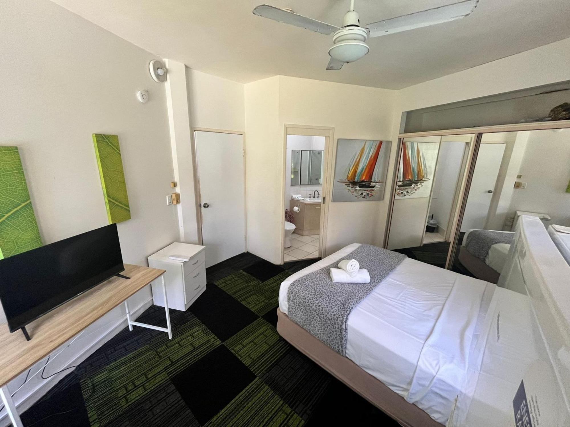 Erika'S Holiday Apartment ゴールドコースト エクステリア 写真
