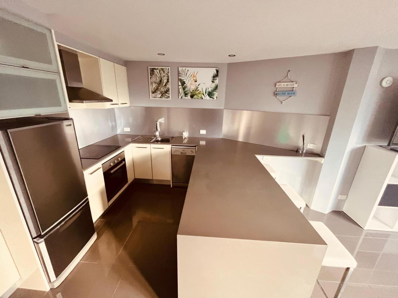 Erika'S Holiday Apartment ゴールドコースト エクステリア 写真