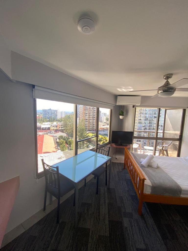 Erika'S Holiday Apartment ゴールドコースト エクステリア 写真